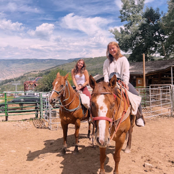 Meet your Posher, Claire - Picture 1 of 1